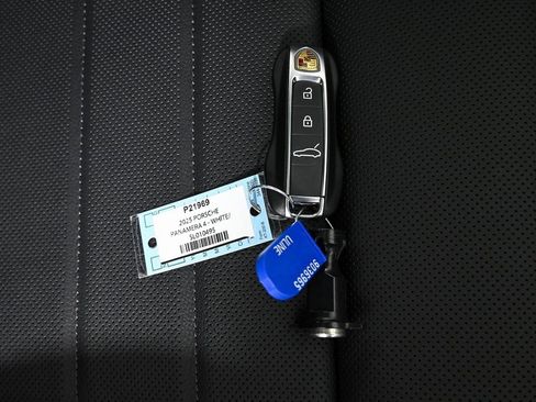 New 2025 Porsche Panamera 4 image 27