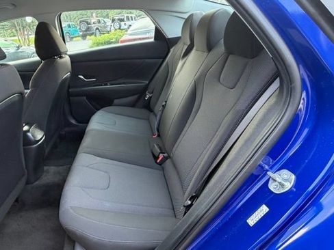 Used 2023 Hyundai Elantra SE w/ Preferred Accessory Package FWD image 16