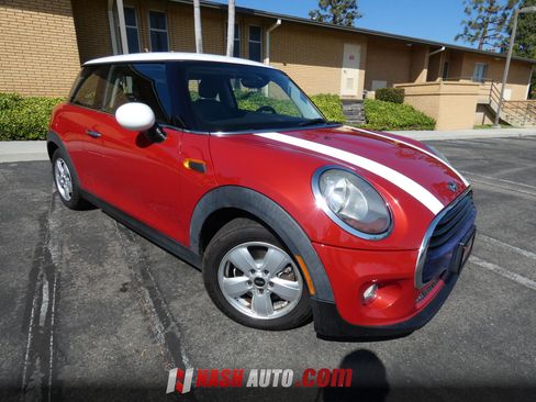 Used 2017 MINI Cooper 2-Door Hardtop FWD image 5