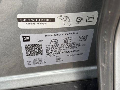 Certified 2025 Buick Enclave Preferred image 26