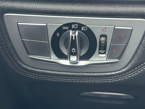 Used 2020 BMW 740i w/ M Sport Package image 27