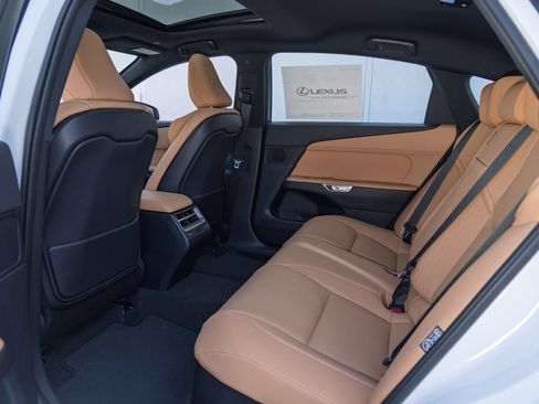 New 2026 Lexus ES 350e FWD image 21