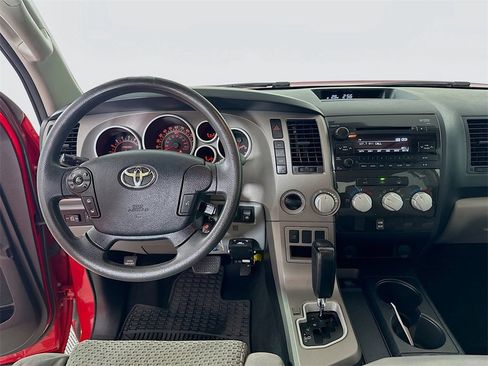 Used 2013 Toyota Tundra 4x4 CrewMax w/ SR5 Pkg image 19