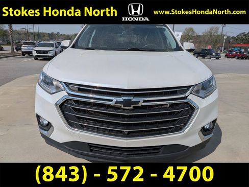 Used 2021 Chevrolet Traverse LT w/ LT Premium Package image 9