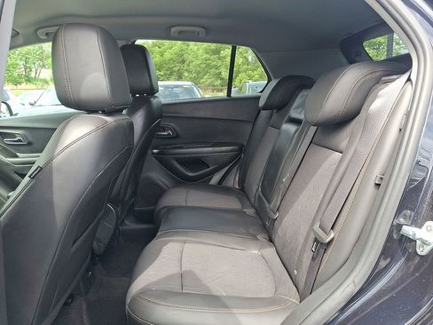 Used 2022 Chevrolet Trax LT w/ Driver Confidence Package AWD/4WD image 12