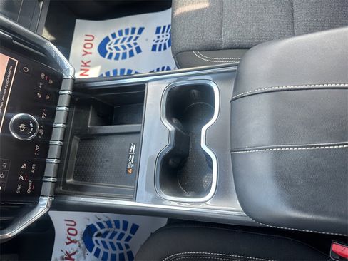 Used 2025 GMC Acadia Elevation image 11