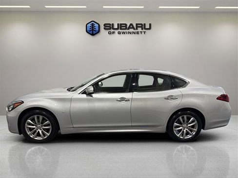 Used 2015 INFINITI Q70 3.7 image 2