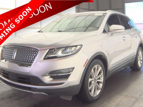 Used 2019 Lincoln MKC Select w/ Select Plus Package FWD image 1