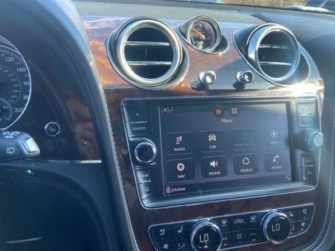 Used 2018 Bentley Bentayga image 10