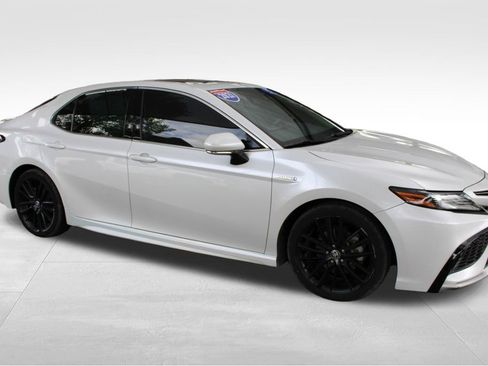 Used 2021 Toyota Camry XSE FWD image 20