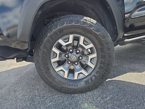 Used 2023 Toyota Tacoma TRD Off-Road w/ TRD Premium Off Road Package AWD/4WD image 29