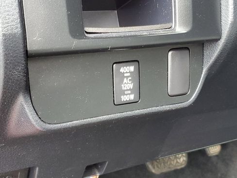Used 2017 Toyota Tacoma SR5 AWD/4WD image 11