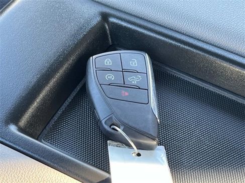 Used 2025 GMC Sierra 1500 SLT image 32