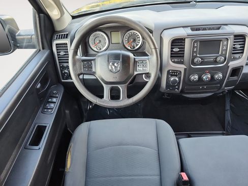 Used 2017 RAM 1500 Express AWD/4WD image 10