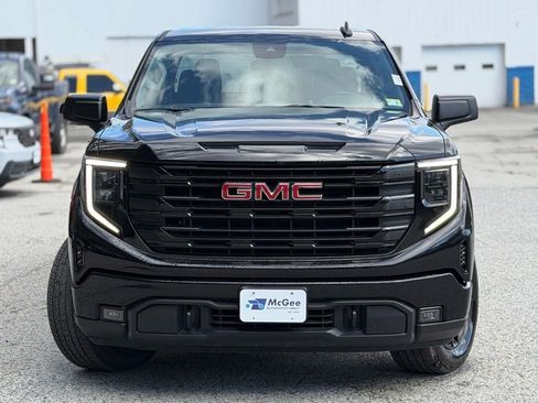 Used 2024 GMC Sierra 1500 Elevation AWD/4WD image 2