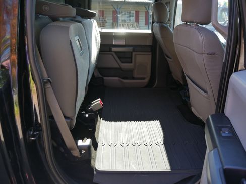 Used 2017 Ford F150 XLT w/ XTR Package image 27