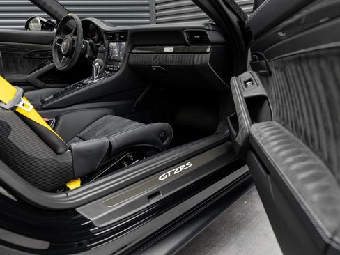 Certified 2018 Porsche 911 GT2 RS image 39