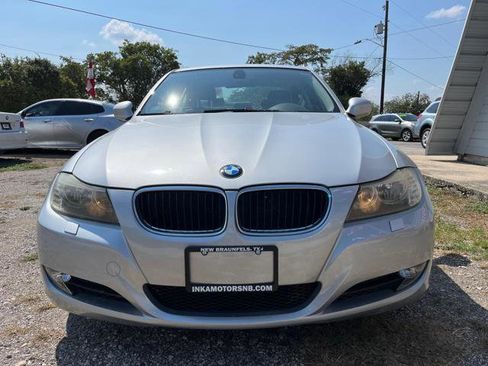 Used 2009 BMW 328i xDrive Sedan image 3