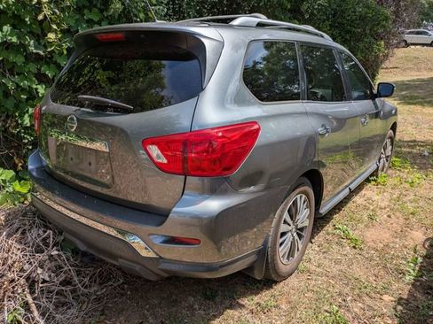 Used 2018 Nissan Pathfinder S FWD image 4