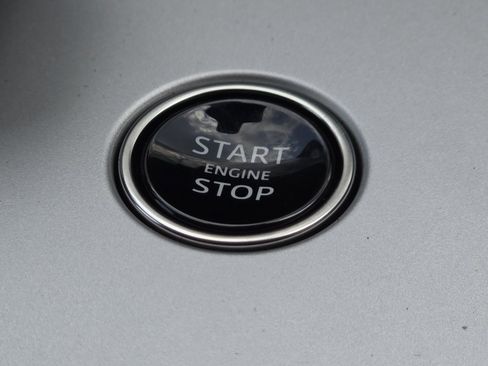 New 2025 Land Rover Range Rover SE image 13