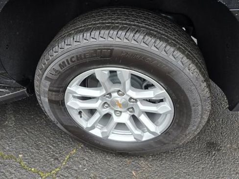 New 2026 Chevrolet Suburban LS image 7