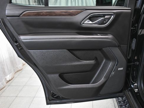 Used 2023 Chevrolet Tahoe Z71 w/ Z71 Off-Road Package image 14