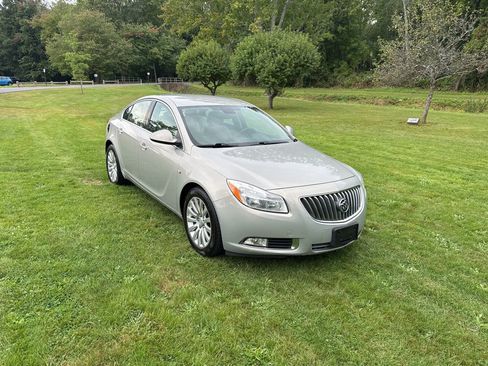 Used 2011 Buick Regal CXL FWD image 1