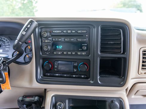 Used 2004 Chevrolet Silverado 3500 LT w/ Heavy-Duty Power Package image 22