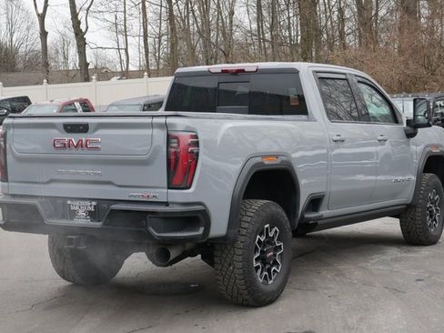 Used 2024 GMC Sierra 2500 AT4X image 12
