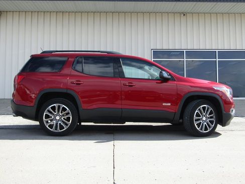 Used 2019 GMC Acadia SLT image 2