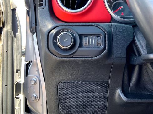Used 2018 Jeep Wrangler Unlimited Rubicon AWD/4WD image 36