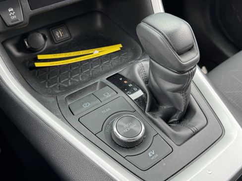 Used 2025 Toyota RAV4 XLE image 11