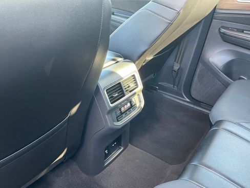 Used 2024 Volkswagen Atlas SE image 24