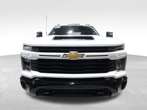 Used 2024 Chevrolet Silverado 2500 Custom w/ Custom Convenience Package AWD/4WD image 7
