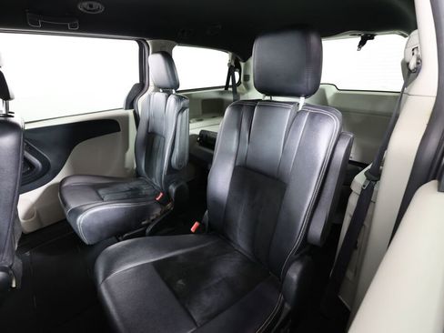Used 2017 Dodge Grand Caravan SXT FWD image 15