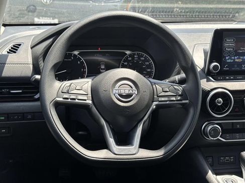 Used 2025 Nissan Sentra SV w/ Trunk Package FWD image 6