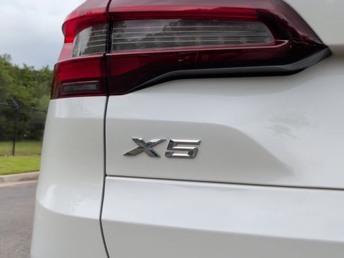 Used 2022 BMW X5 xDrive40i w/ Premium Package AWD/4WD image 12