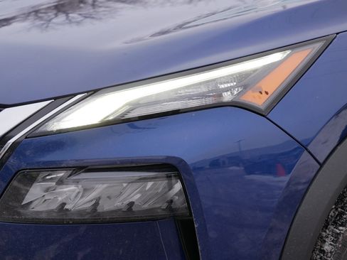 Certified 2023 Nissan Rogue S image 16