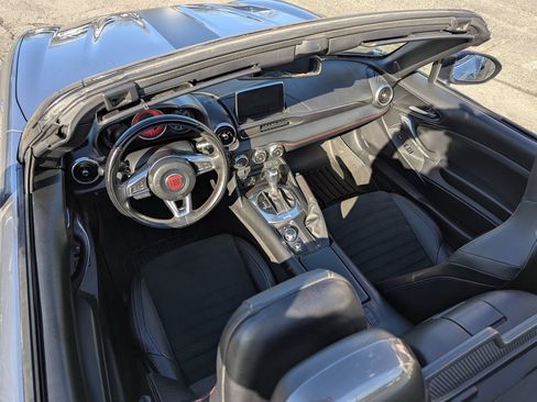Used 2017 FIAT 124 Spider Abarth RWD image 41