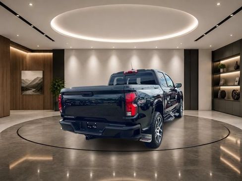Certified 2023 Chevrolet Colorado Z71 w/ Advanced Trailering Package AWD/4WD image 6