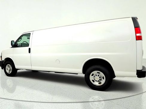 Used 2024 Chevrolet Express 3500 Extended RWD image 7