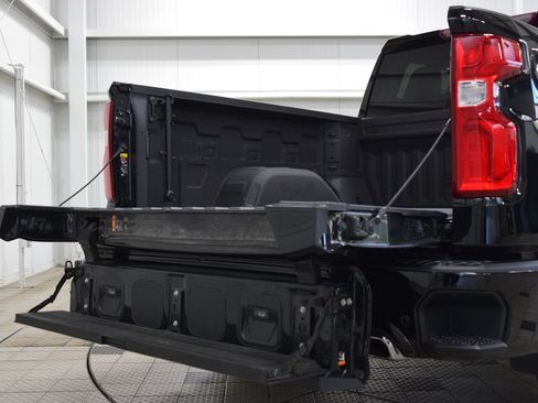 Used 2024 Chevrolet Silverado 1500 High Country w/ Technology Package AWD/4WD image 28