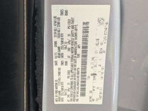 Used 2016 Ford Escape Titanium FWD image 23