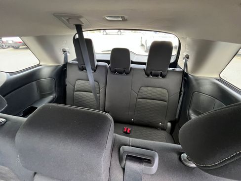 Used 2024 Nissan Pathfinder SV FWD image 30