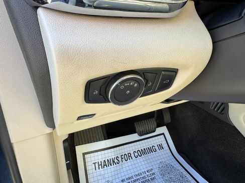 Used 2017 Lincoln Continental Reserve w/ Technology Package image 45