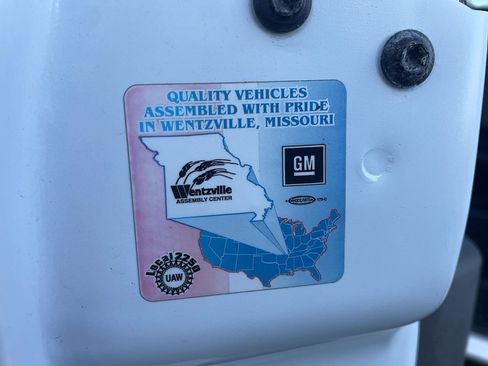 Used 2025 GMC Savana 3500 Extended RWD image 18