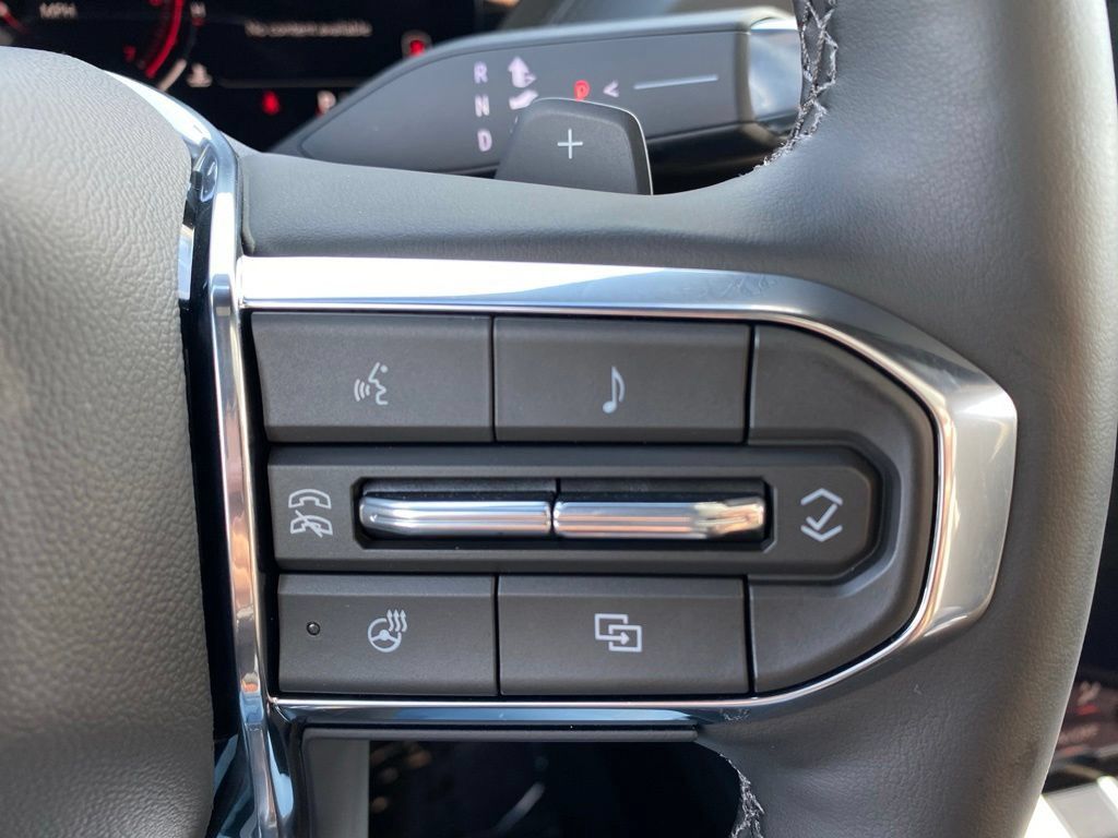 Used 2026 GMC Yukon Denali w/ Sun & Power Step Package AWD/4WD image 21