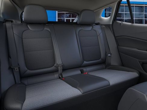 New 2026 Chevrolet Trax LT w/ LT Convenience Package FWD image 17
