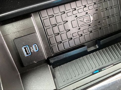 Used 2022 Ford Expedition XLT AWD/4WD image 33