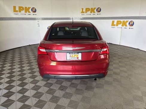 Used 2013 Chrysler 200 Touring w/ Cold Weather Group FWD image 4